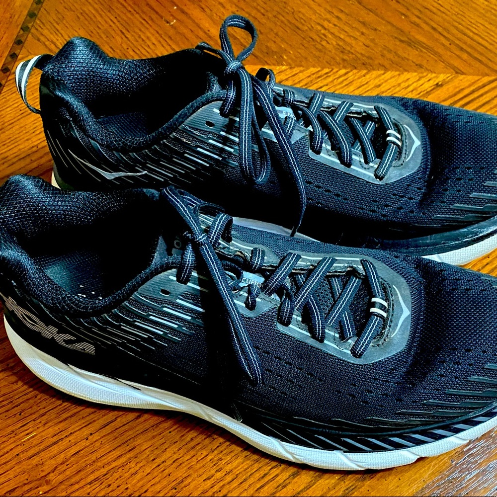 HOKA One One Clifton 5, Size 10 ladies. Black.
